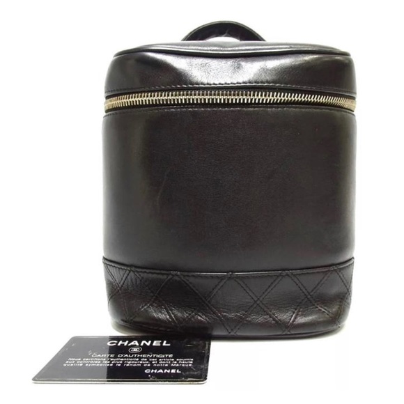Authentic Chanel CC Makeup Vanity Bag Case Quilted Lambskin - Picture 1 of 8